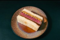 『牛ヒレ肉のカツサンド』