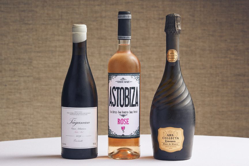 スペイン全土のワインを各種揃えています