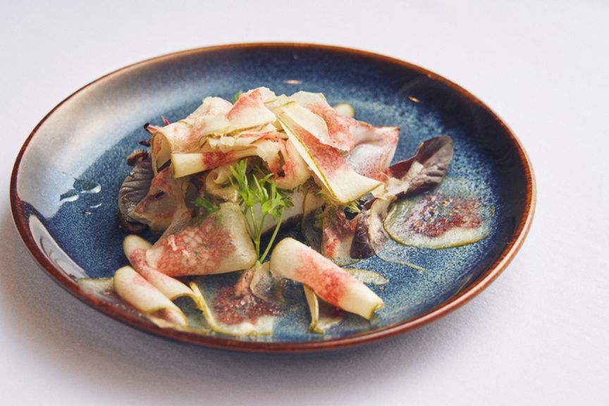 イカ×いちじくという組み合わせの妙が楽しい『イカのロースト いちじく添え』