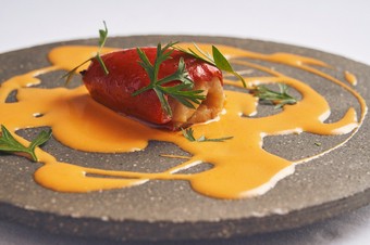 スペイン伝統料理を色鮮やかに仕上げて『ピキージョ』