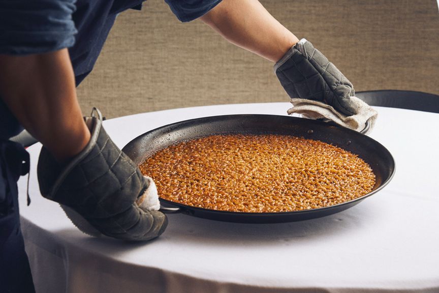 スペイン名物のパエリアは、具無しの珍しいメニュー