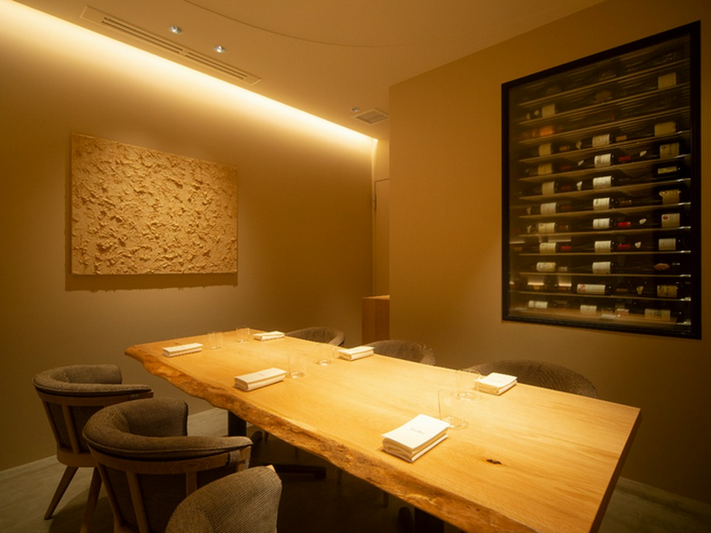 会食にも家族にも。ゆったりとした完全個室	