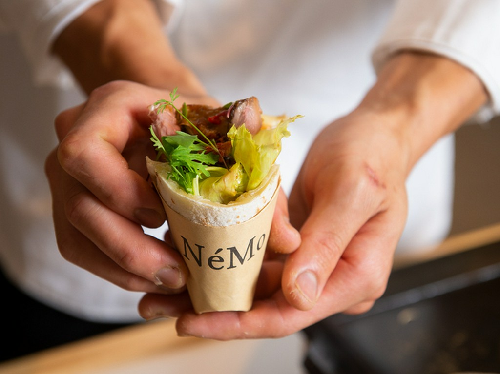 名物！ワゴンで楽しむ『ネモケバブ』