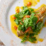 「ウエルネス」も大切なテーマと話す奥野氏がタッグを組んだのは、ヴィーガン料理に定評のある【The Burn】米澤文雄氏。米澤氏監修のヴィーガン料理が常時5種類前後メニューに並びます。	