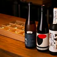 おすすめは末富氏が自ら酒蔵まで訪ねて仕入れた日本酒の数々。栃木の『仙禽』や京都山城の城陽酒造などで、『城陽』は仕込みの異なる数種類を用意。また、東京の地酒、東京港醸造の『江戸開城』もあります。