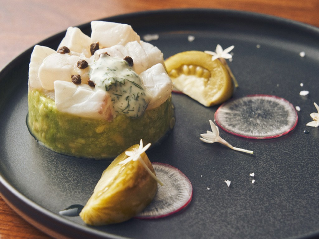 『真鯛のセビーチェ　アボカドハーブソースを添えて』