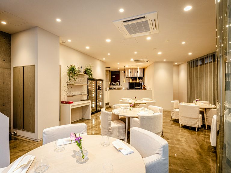 白を基調としたエレガントな空間