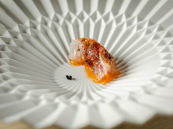 繊細な味わいを楽しんで『甲イカのピペラード』