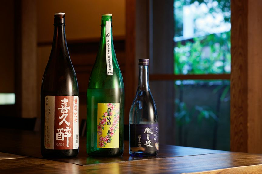 地元産を中心に揃える、軽やかで透明感のある日本酒