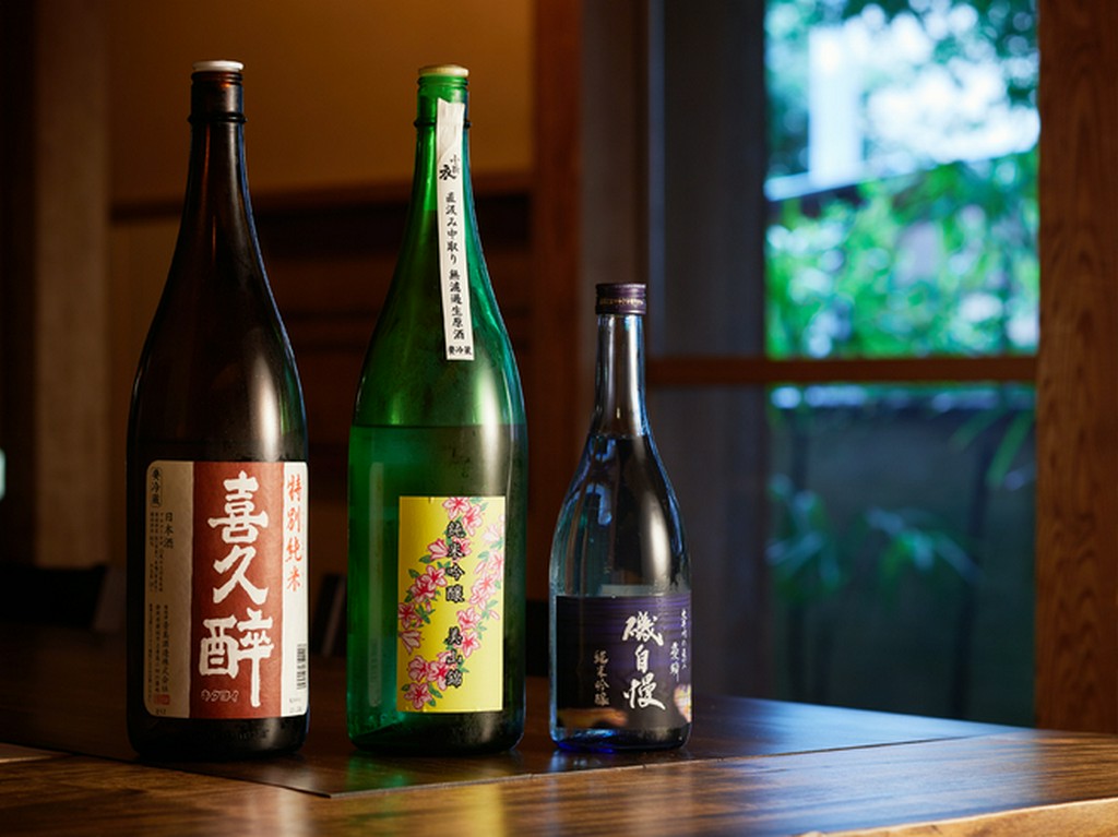 地元産を中心に揃える、軽やかで透明感のある日本酒