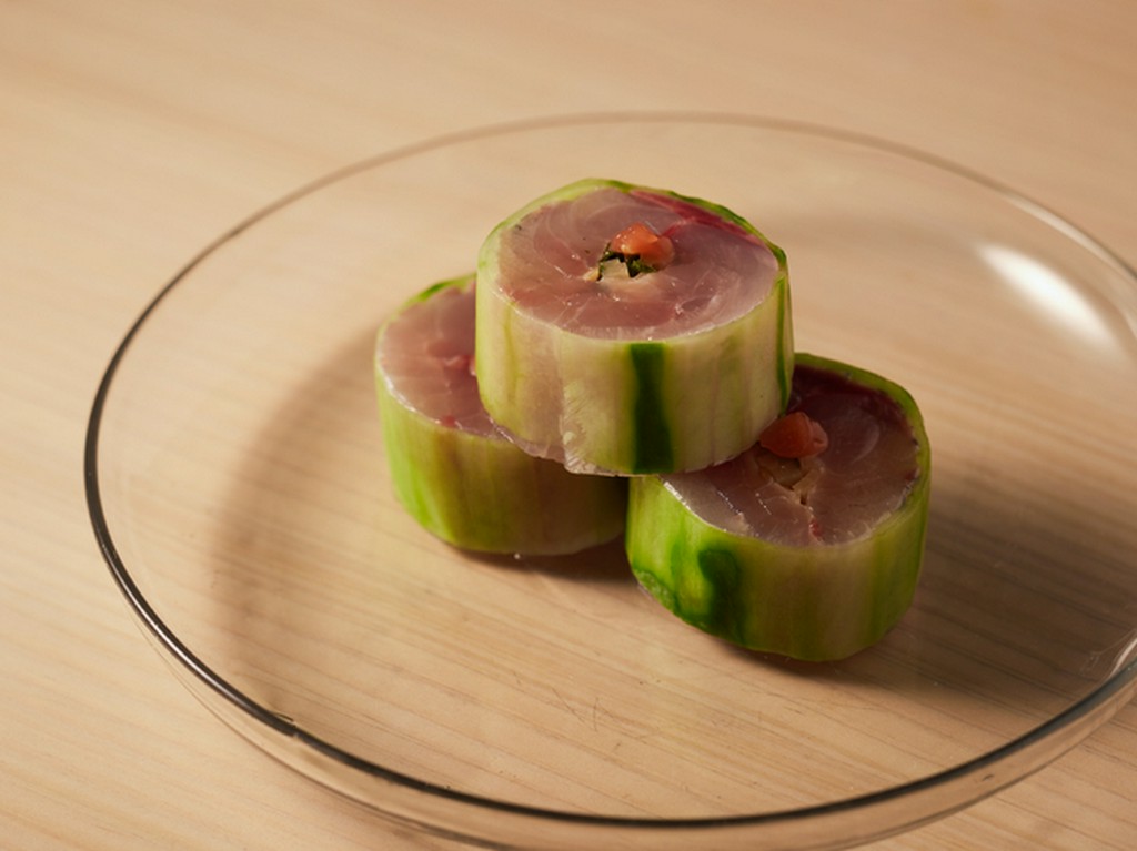 駿河湾の魚の実力を端的に伝える初夏のスペシャリテ『鯵の胡瓜巻き』