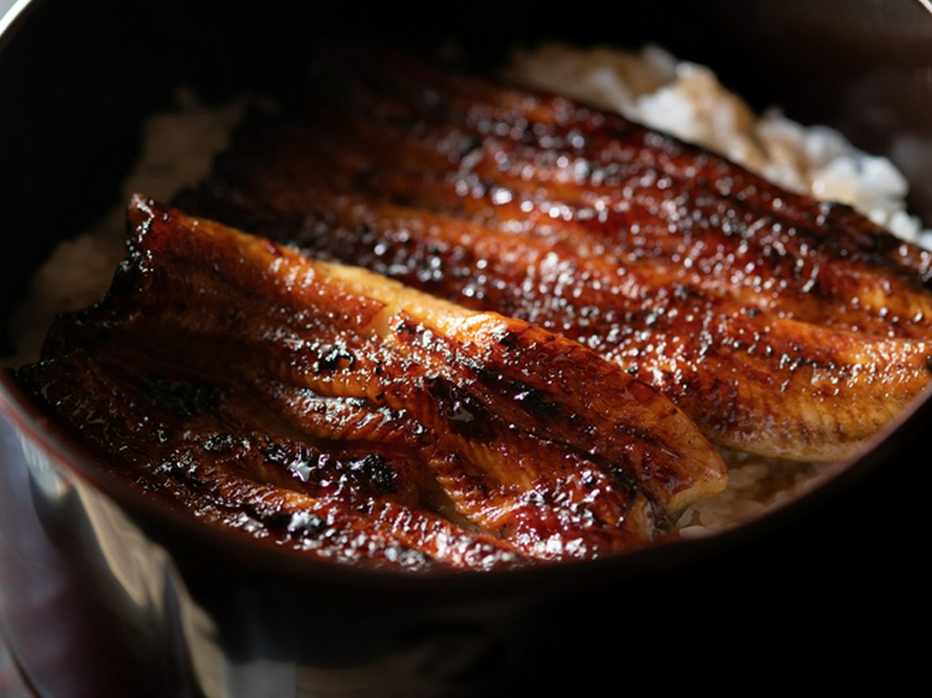 素材の力強さとくどさのない澄み切った味わい。相反する魅力が同居する『鰻丼』
