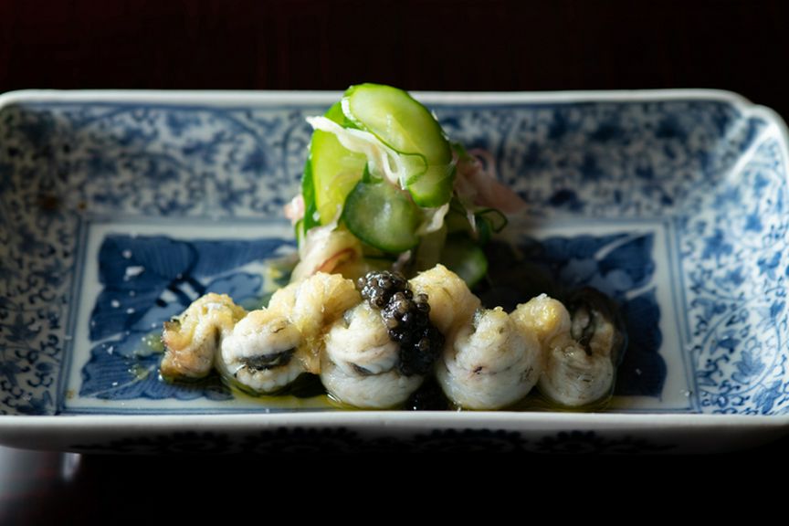 無濾過で抽出されたオリーブオイルが引き立てる、淡白ではかない味わいの『子鰻』