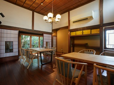 ホッとひと息つける、築100年以上を誇るくつろぎの古民家空間