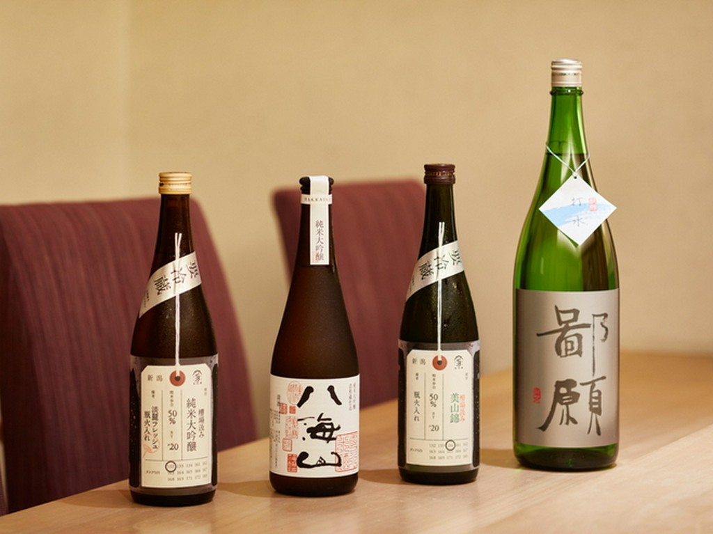 新潟米のシャリの味に寄り添う、県内産の日本酒をラインナップ