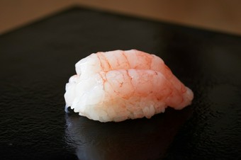 隣町・聖籠町で揚がった、濃厚で芳醇な甘みがただよう『南蛮エビのにぎり』