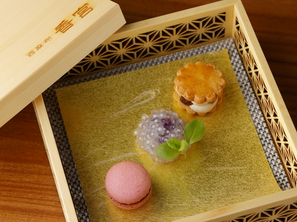 パティシエがつくる美しい小菓子		