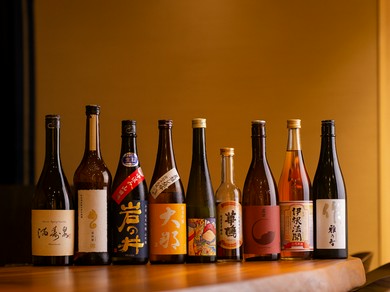 店主ときき酒師が二人で考える日本酒のマリアージュを楽しんで	
