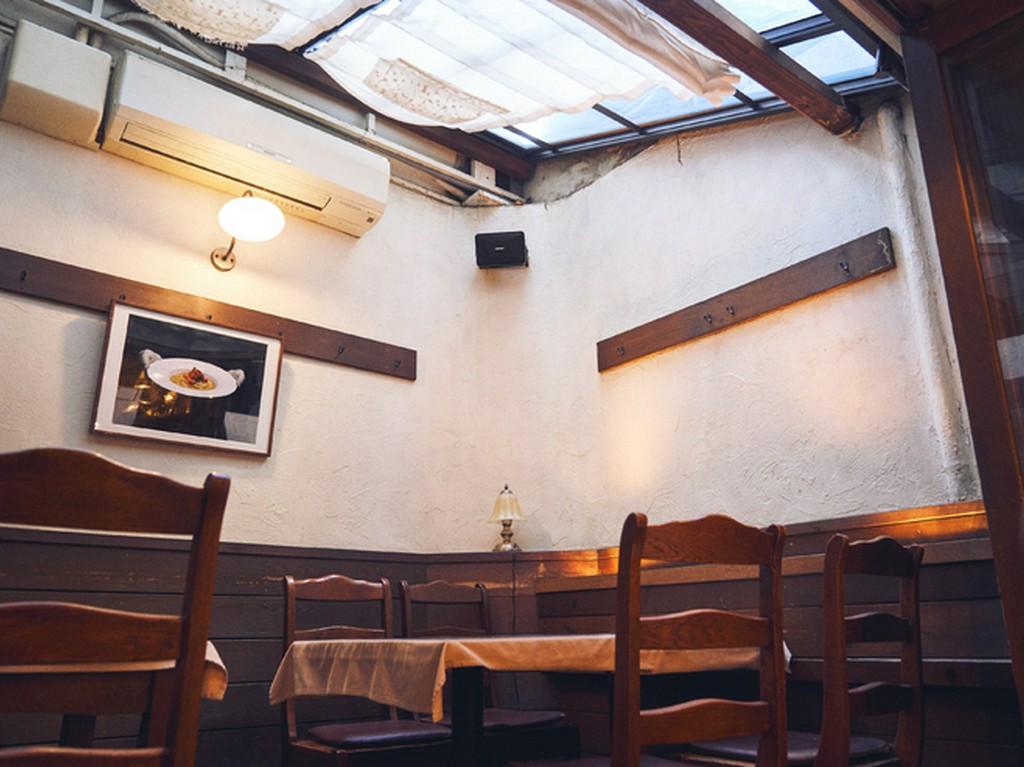 大人の街に佇む、マニアのための隠れ家