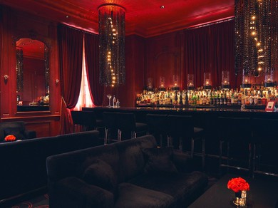 優雅な個室と、特別感あふれるおもてなしが心に残るひと時を演出