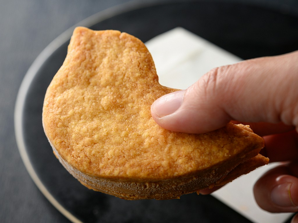 店名の鳩をかたどった人気のデザート		