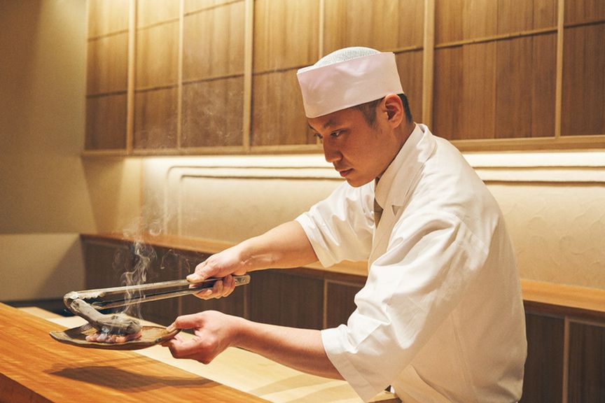 カウンター割烹ならではの臨場感を楽しむ