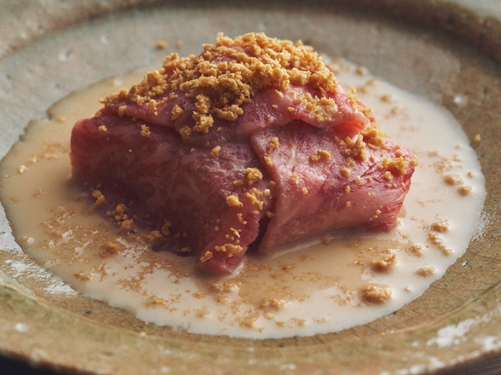 野菜と牛肉の旨味を楽しむ冷たい料理『牛肉のしゃぶしゃぶ　蕪　胡麻出汁』