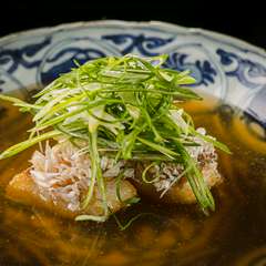 九条ネギをたっぷりと添えた『甘鯛の甘酢あんかけ』