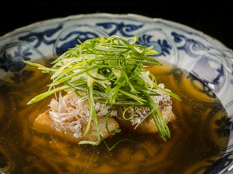 九条ネギをたっぷりと添えた『甘鯛の甘酢あんかけ』