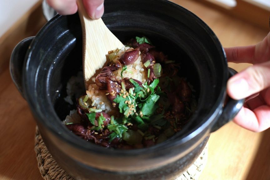 〆には炊き立ての土鍋ごはんを。