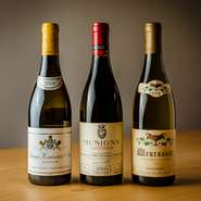 母体の会社がワインの卸も行うため、ドメーヌ・ロマネ・コンティなど希少なワインも揃います。約270本80銘柄が常時オンリスト、その7割がブルゴーニュ産で、三つ星店と変わらない本数が開くそう。