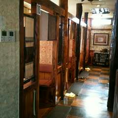 落ち着いた大人の雰囲気の店内