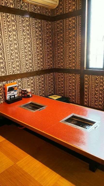 半個室テーブル席・個室座敷ございます。