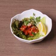 タラのハラワタとえらの塩辛を唐辛子などで味付け。