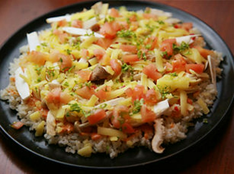 「花ゆら風ライスピザ (800円)」