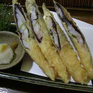 海老湯葉磯包み香り揚げ