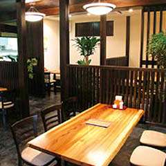 店内の落ち着いた雰囲気で、体に栄養を蓄えてください！