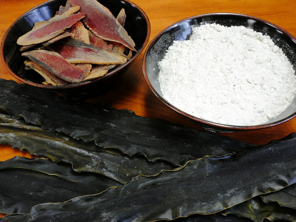 天然ダシを贅沢に使った汁だから美味い