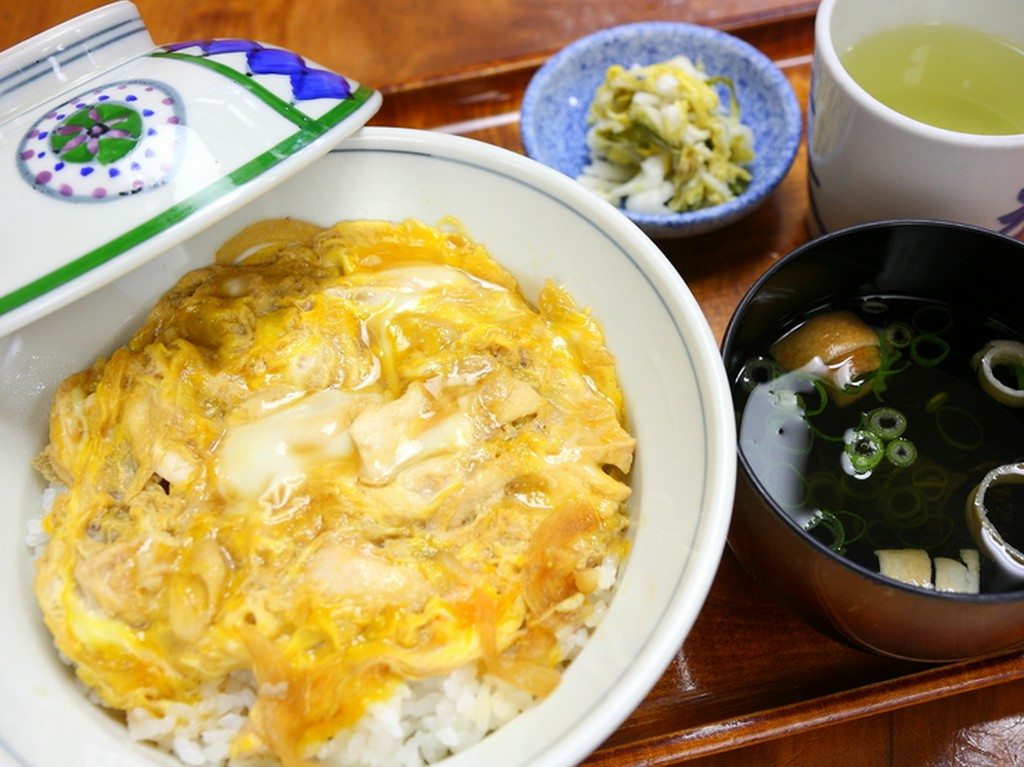 『おやこ丼』など、ご飯ものメニューも揃っています