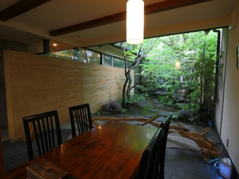 深山幽谷美を形造った日本庭園は必見です