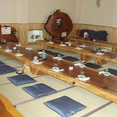 80名までの宴会にも随時対応。飲み会、宴会、観光にどうぞ！