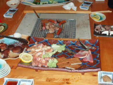 囲炉裏（炭火焼）6人部屋5室・14人部屋1室