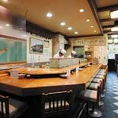 ネタの鮮度や味も自慢の店だが、価格も驚くほど手頃