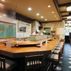 ネタの鮮度や味も自慢の店だが、価格も驚くほど手頃