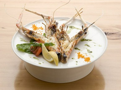 旬の食材を仕入れ、ご提供