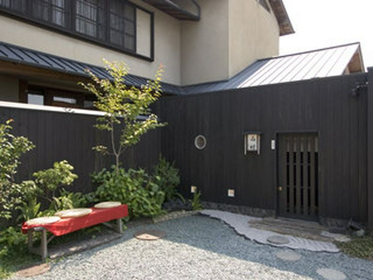 隠れ家風佇まい　お気軽におこし下さい。