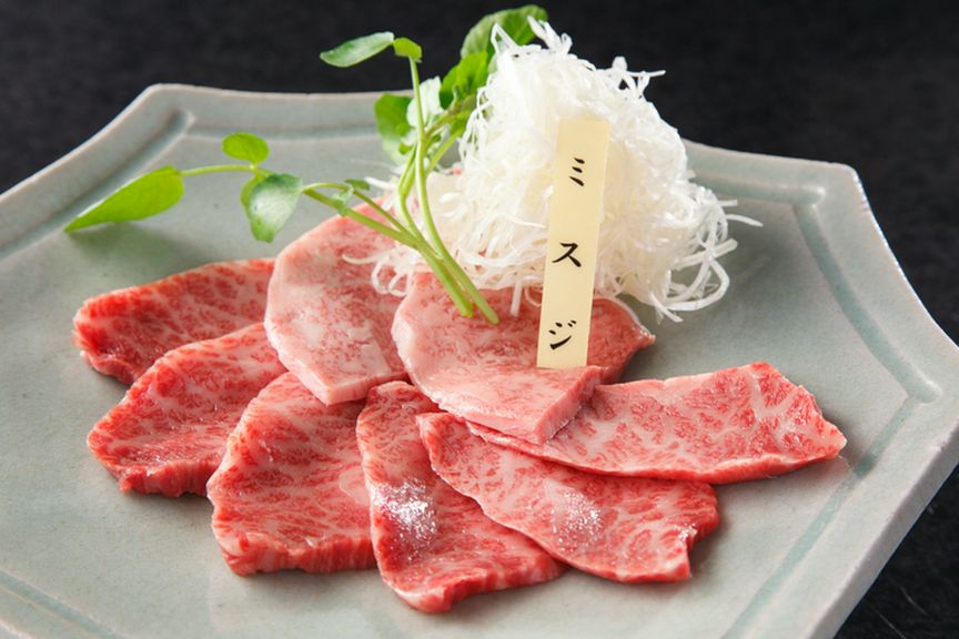 飛騨牛をはじめとした黒毛和牛のみを使っています