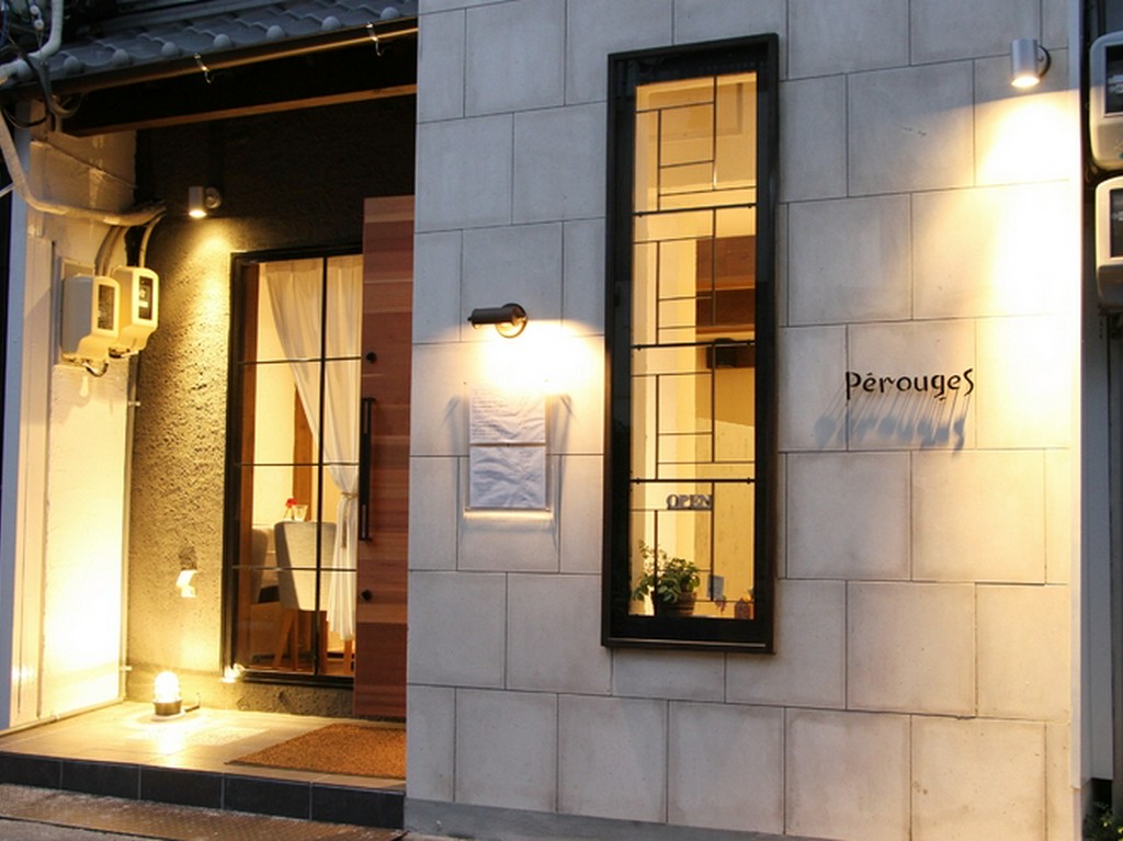 穏やかな雰囲気の店内で、美味いひと皿と出会う