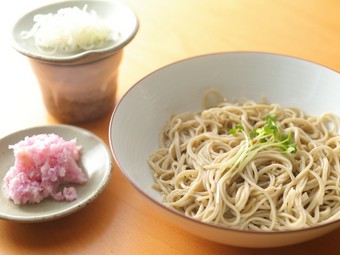 そばの甘味を引き立てる『から味大根そば』