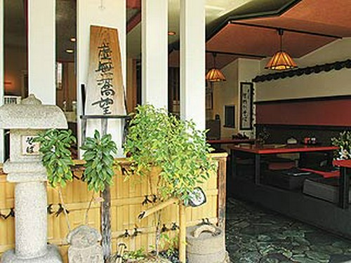 三瀬に湧く天然水で、引き締めた蕎麦がいただけます